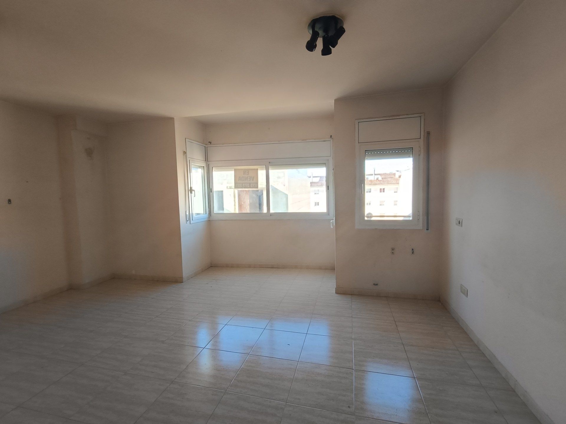 Dormitori de Pis en venda en Salt amb Terrassa i Balcó