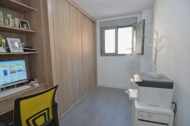 Dormitori de Pis en venda en Benalmádena amb Aire condicionat, Calefacció i Jardí privat