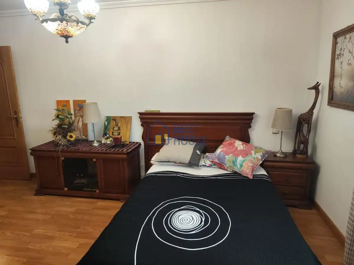 Dormitori de Casa o xalet en venda en San Andrés del Rabanedo amb Calefacció, Jardí privat i Parquet