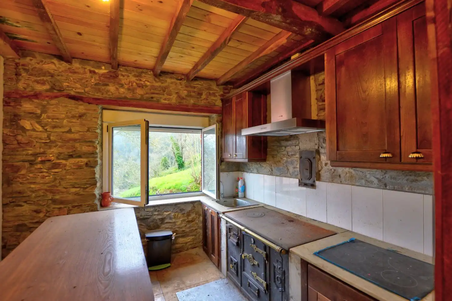 Kitchen of Houses for sale in Cangas del Narcea  with Heating, Storage room and Swimming Pool