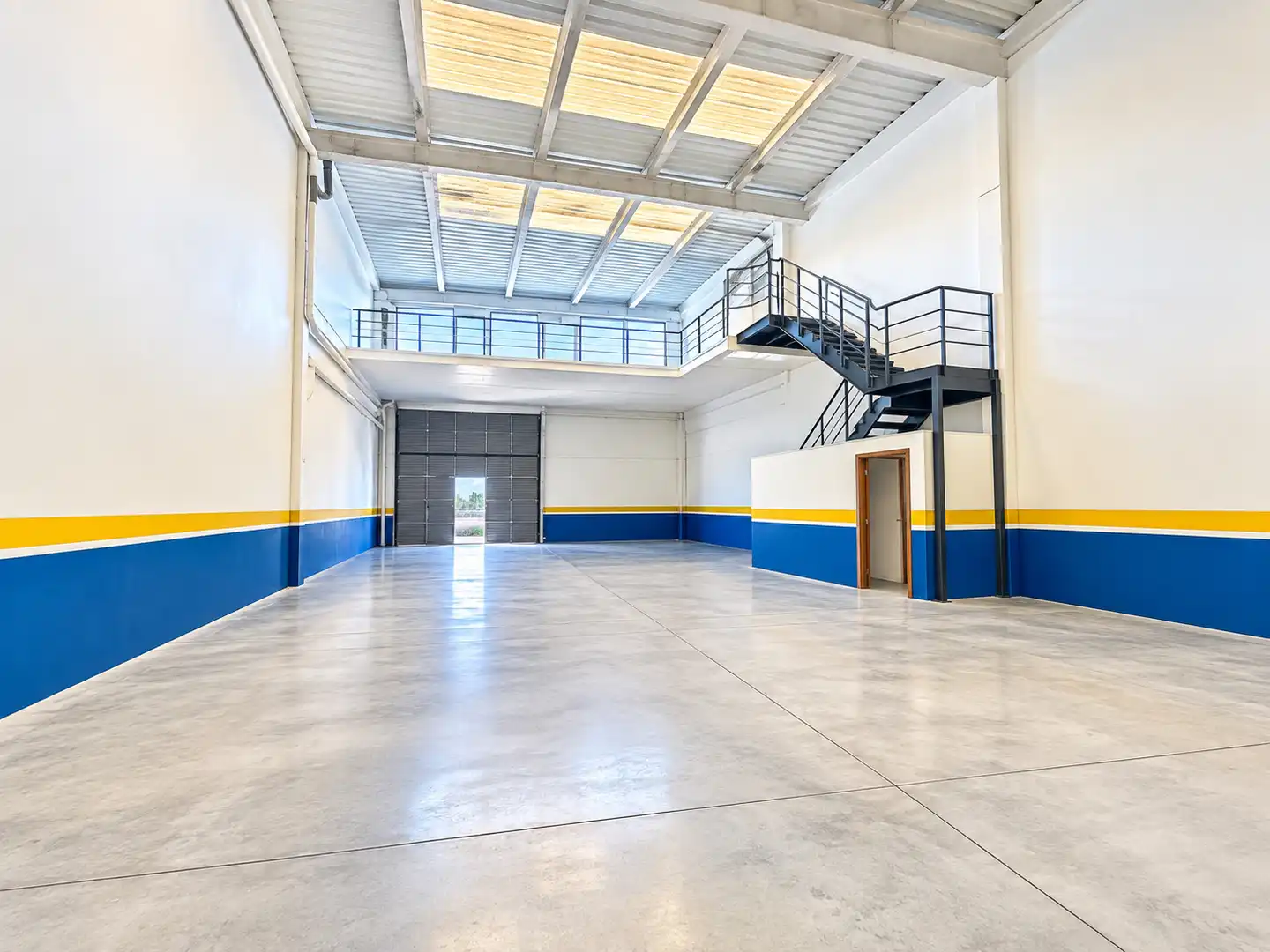Industrial building for sale in Calle la Venta 11, imagen 2