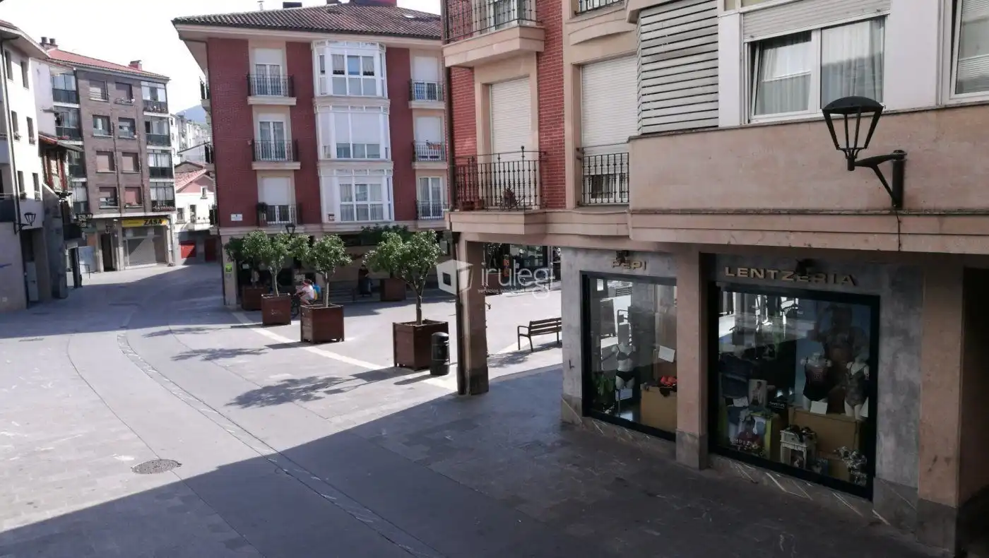 Local comercial de lloguer a Calle Berria, imagen 5