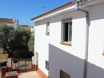 Vista exterior de Finca rústica en venda en Puebla de Guzmán amb Jardí privat, Terrassa i Balcó
