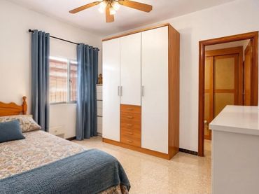 Casa aparellada en venda a Centro