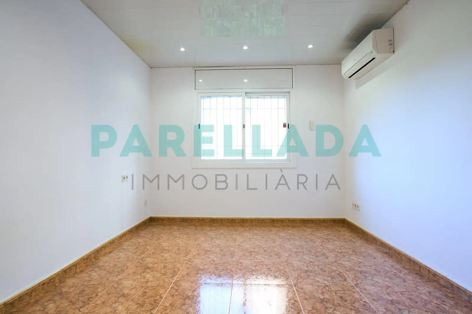 Bedroom of Flat for sale in Badalona