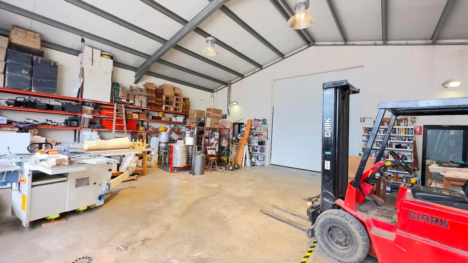 Büro zum Verkauf in Cuenca mit Klimaanlage, Heizung und Internet