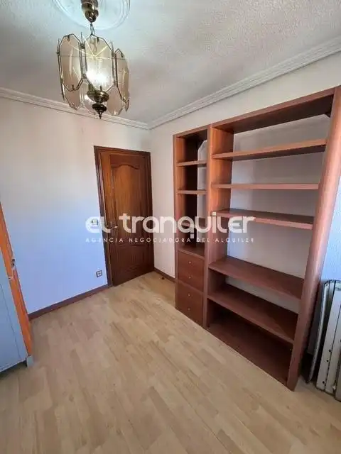 Bedroom of Flat for rent in Madrid  with Air Conditioner, Furnished and Washing machine