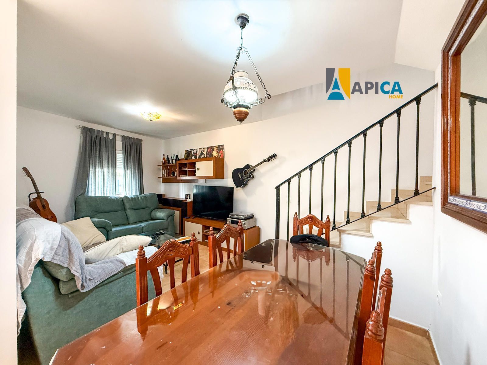 Living room of Single-family semi-detached for sale in Jerez de la Frontera  with Air Conditioner, Private garden and Terrace
