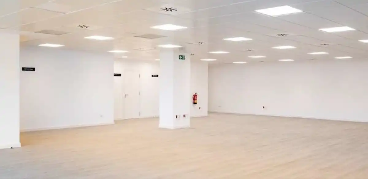 Fabrikhallen zur Miete in L'Hospitalet de Llobregat