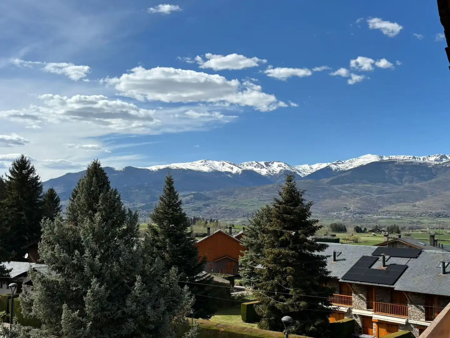 Vista exterior de Apartament de lloguer en Alp amb Calefacció i Moblat