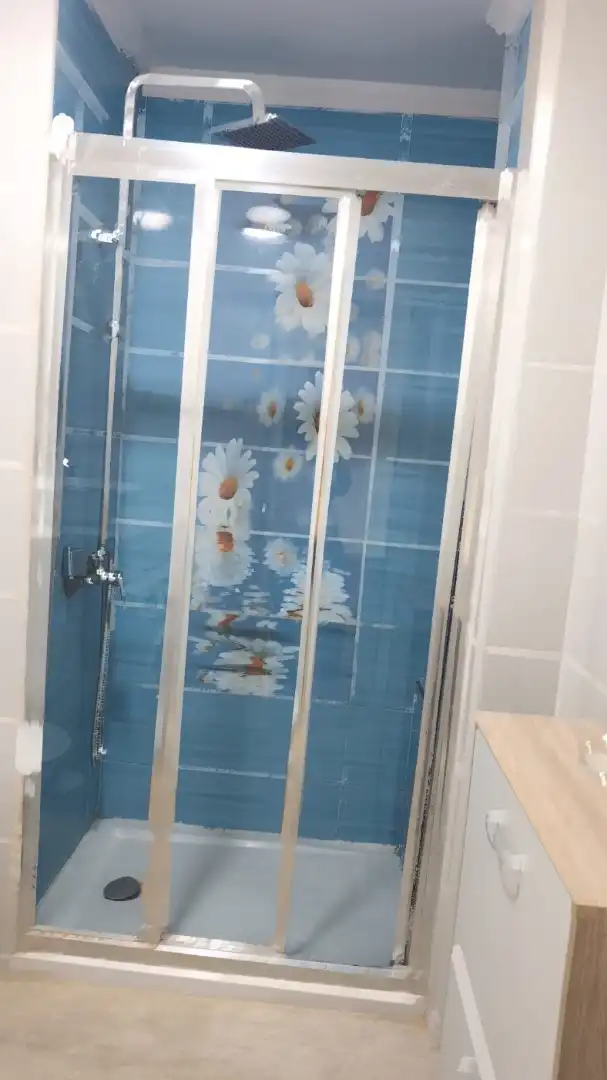 Badezimmer von Wohnung zur Miete in Las Palmas de Gran Canaria mit Möbliert, Waschmaschine und Mikrowelle