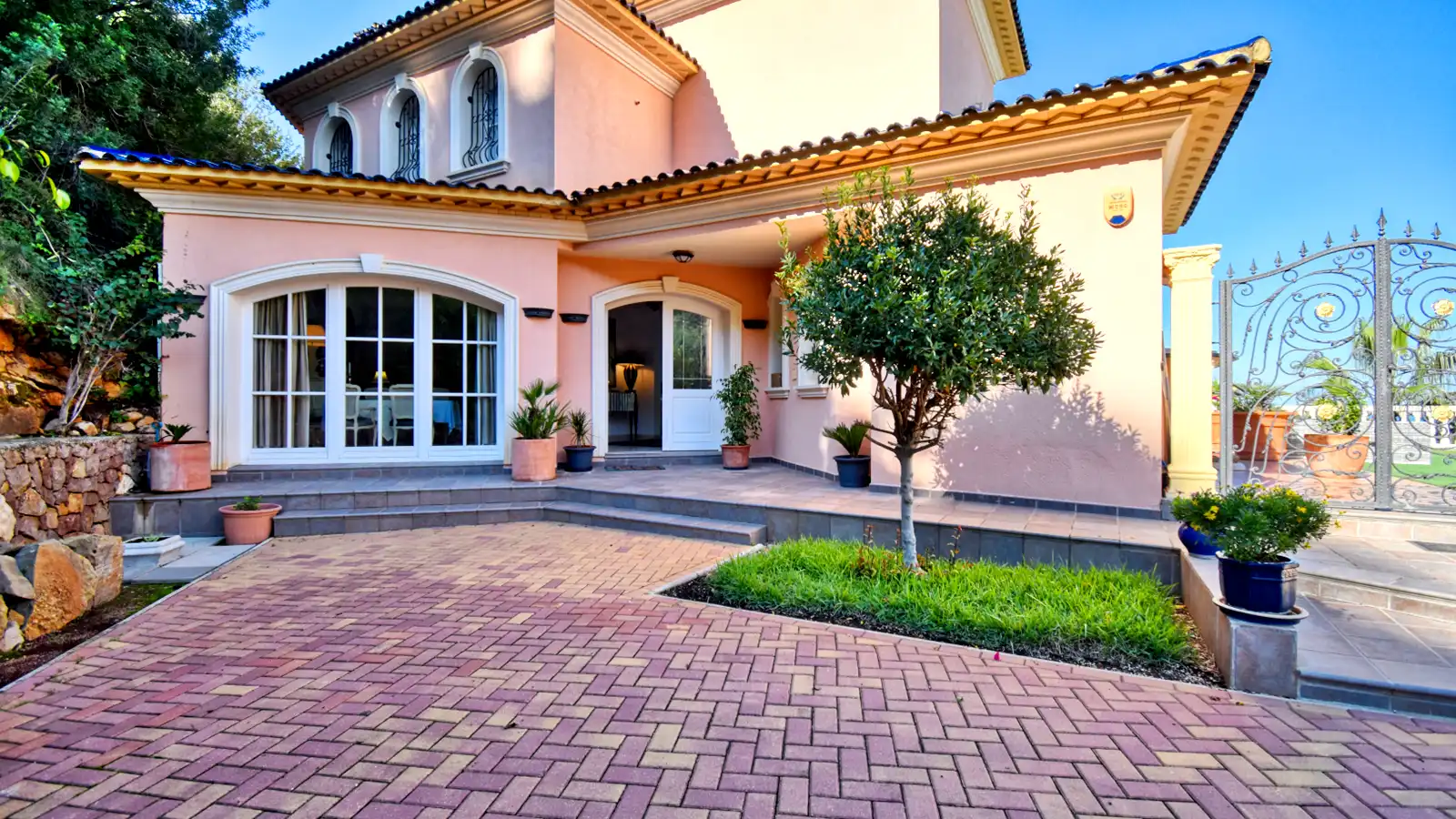 Vista exterior de Casa o xalet en venda en Pedreguer amb Aire condicionat, Calefacció i Jardí privat