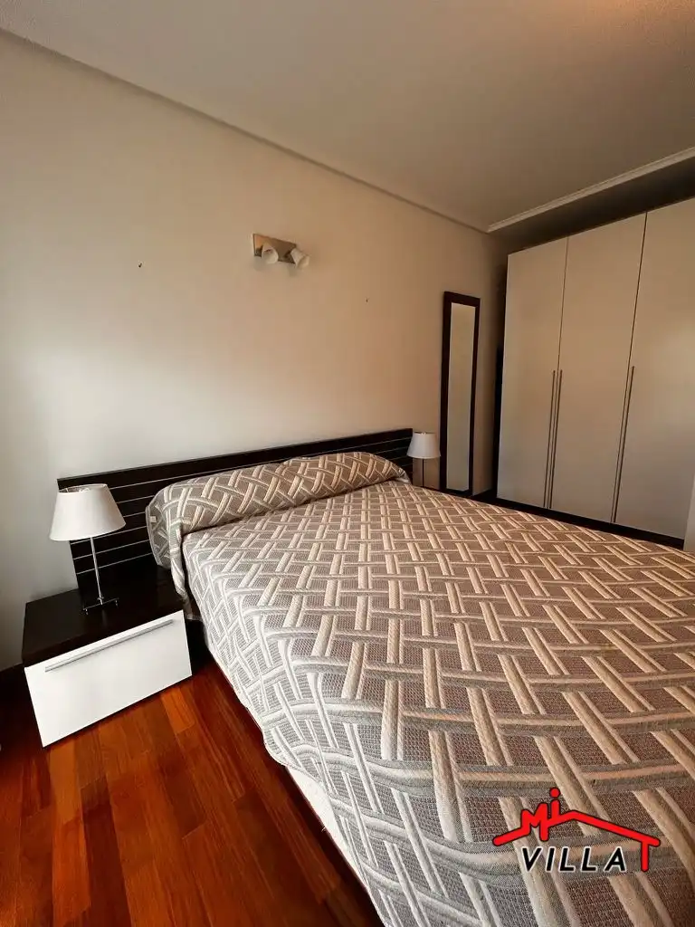 Habitación de Piso en venta en Voto con Calefacción, Trastero y Amueblado