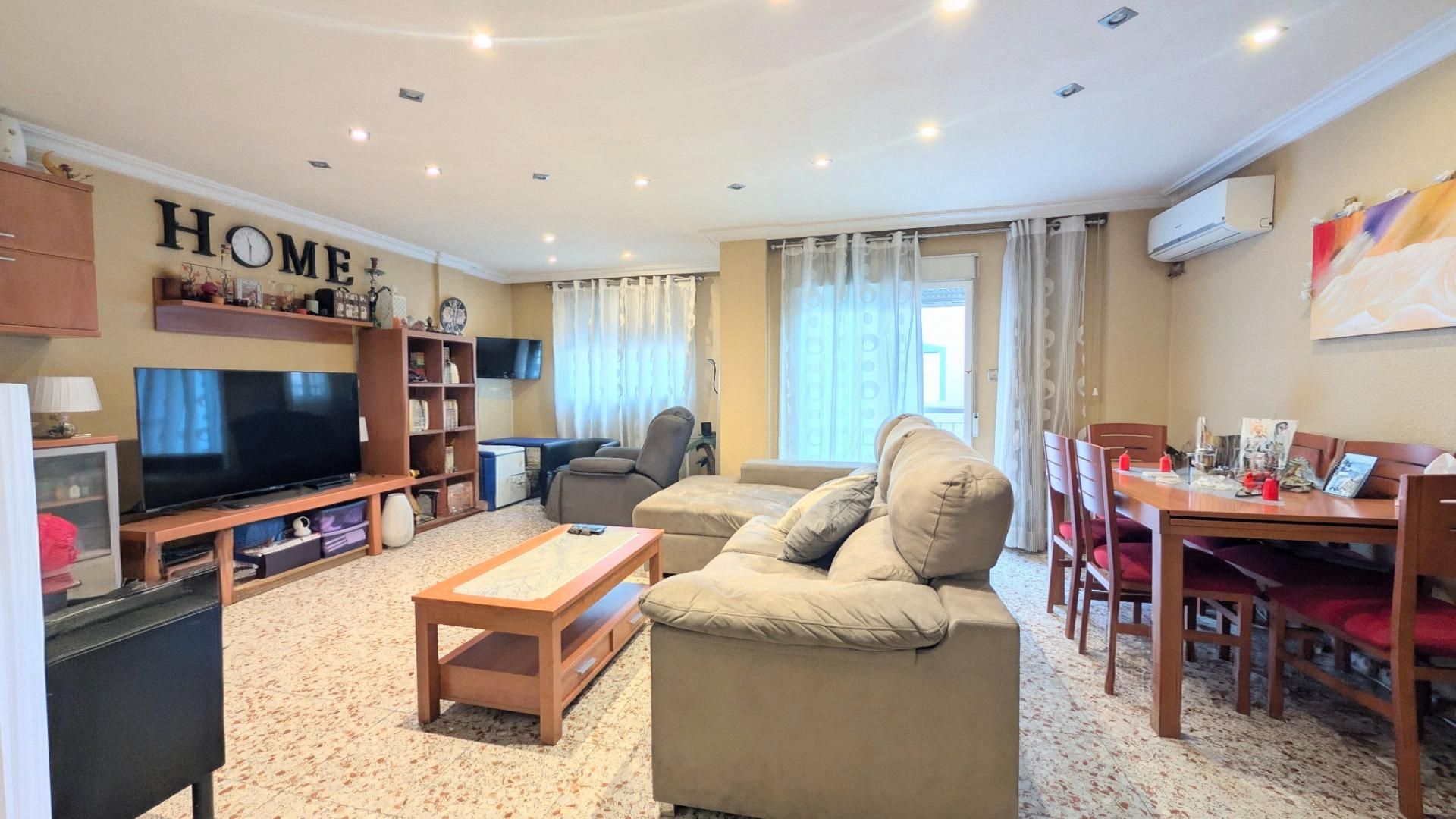 Sala d'estar de Pis en venda en Elche / Elx amb Terrassa i Balcó