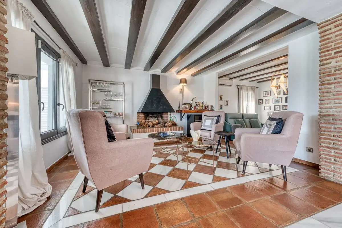 Sala d'estar de Casa o xalet en venda en Casares amb Aire condicionat, Jardí privat i Terrassa