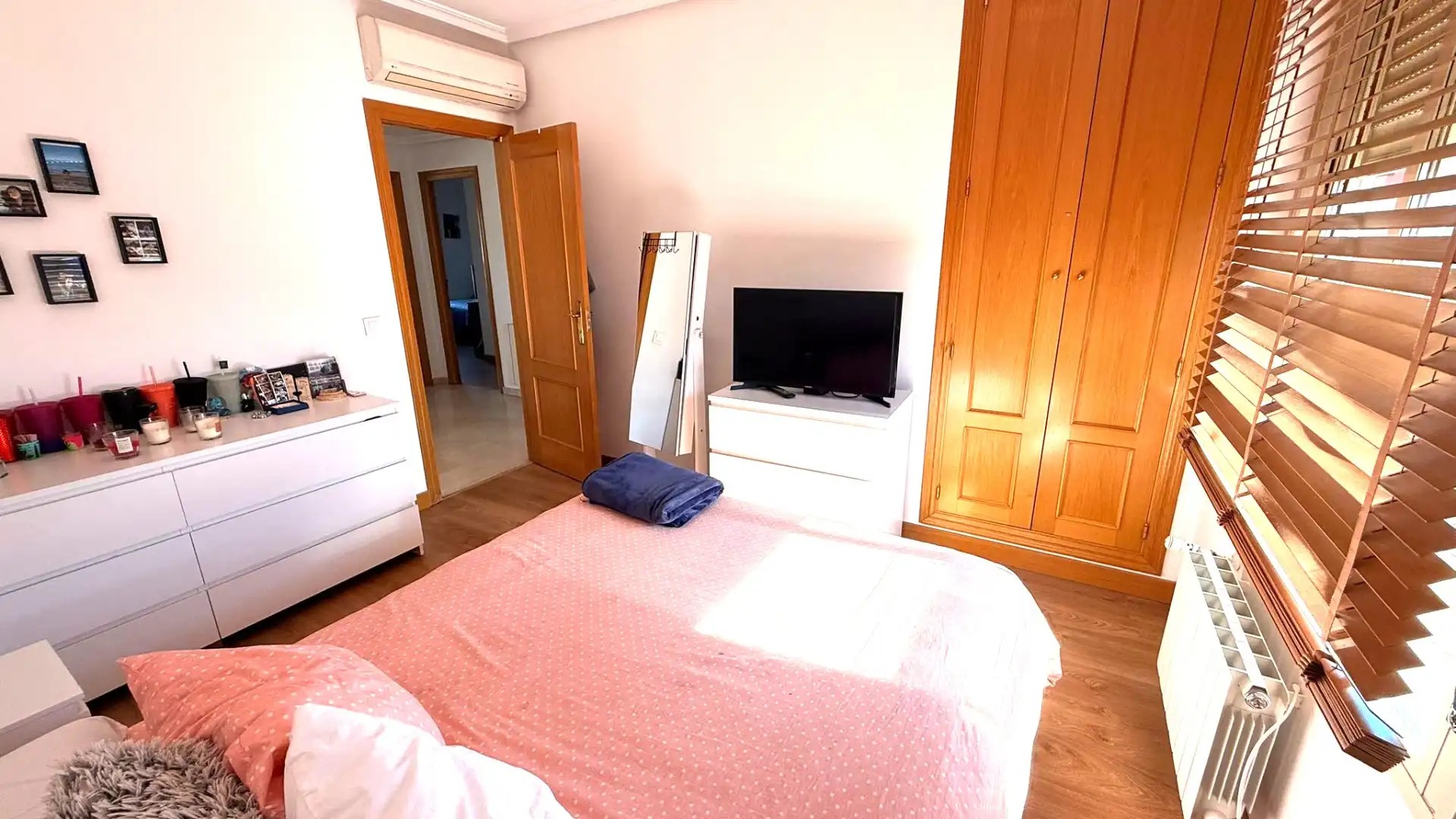Habitación de Casa o chalet en venta en Madrid con Aire acondicionado, Calefacción y Jardín privado