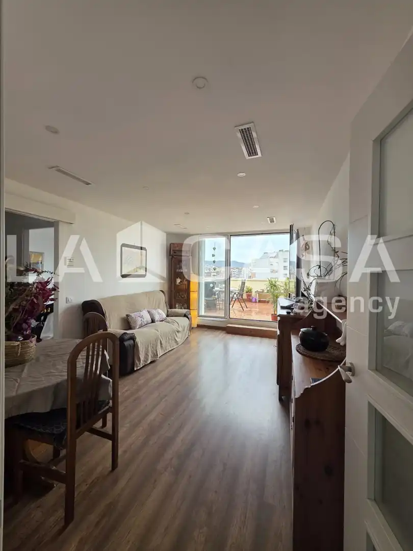 Wohnzimmer von Dachboden zum Verkauf in Barcelona mit Terrasse