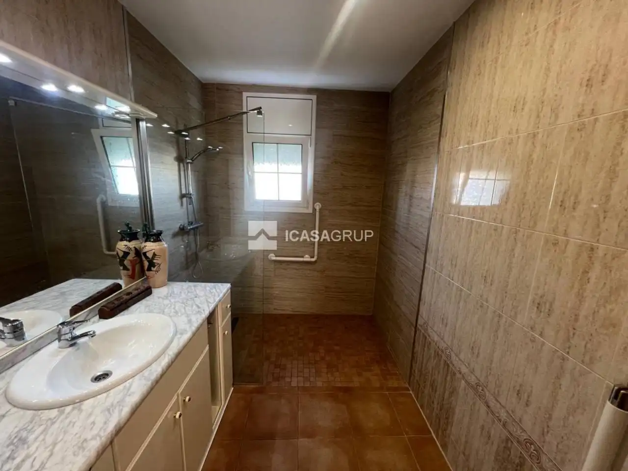 Bathroom of Attic for sale in Rubí  with Air Conditioner, Heating and Private garden