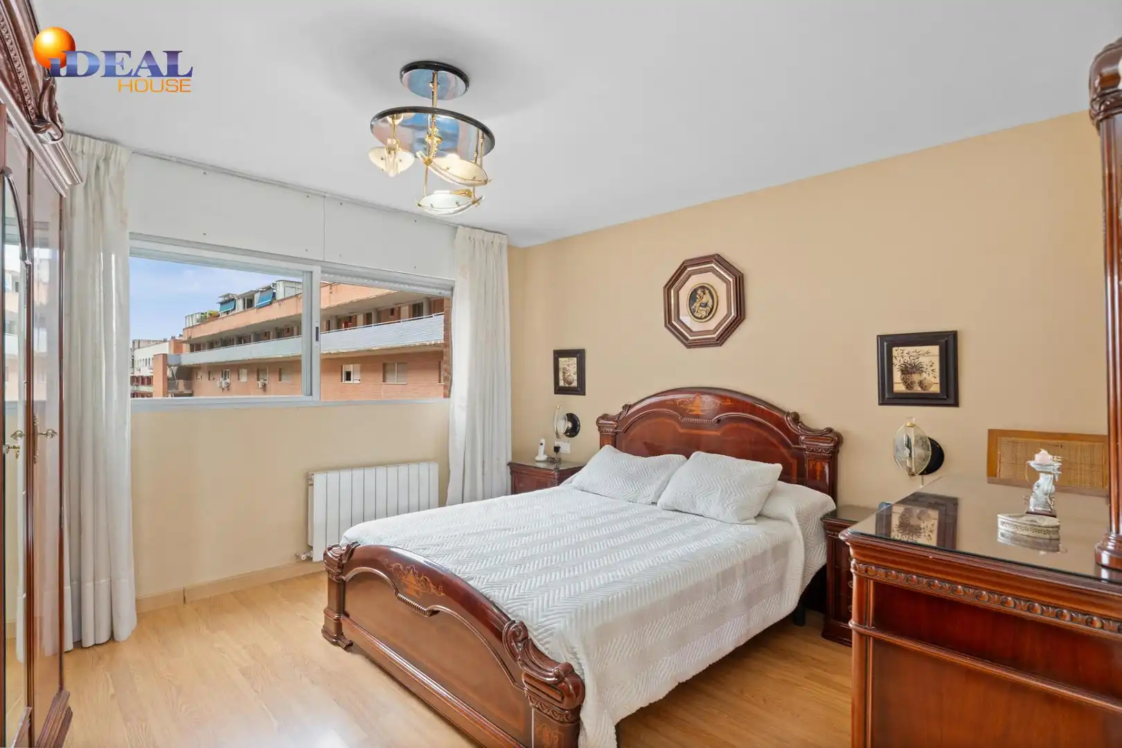 Habitación de Ático en venta en Granada con Aire acondicionado, Terraza y Balcón