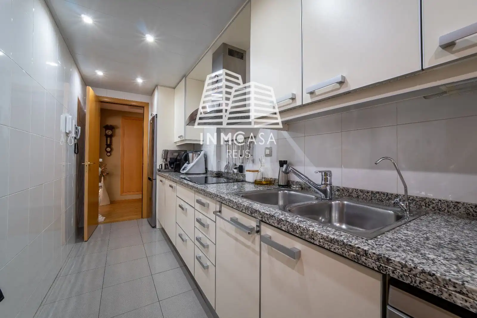 Kitchen of Duplexes for sale in Reus  with Air Conditioner, Terrace and Swimming Pool