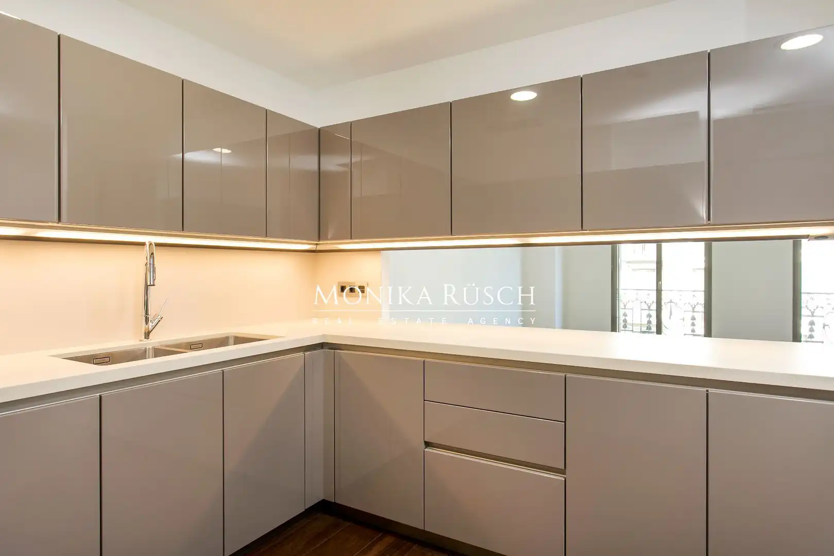 Appartamento con ascensore in affitto a Eixample, imagen 9