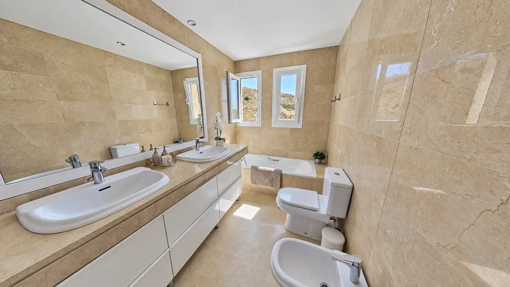 Flat with pool for sale in Calahonda, imagen 12
