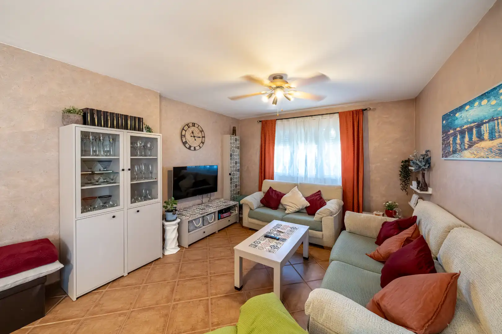 Sala de estar de Casa o chalet en venta en Chiloeches con Aire acondicionado, Calefacción y Jardín privado