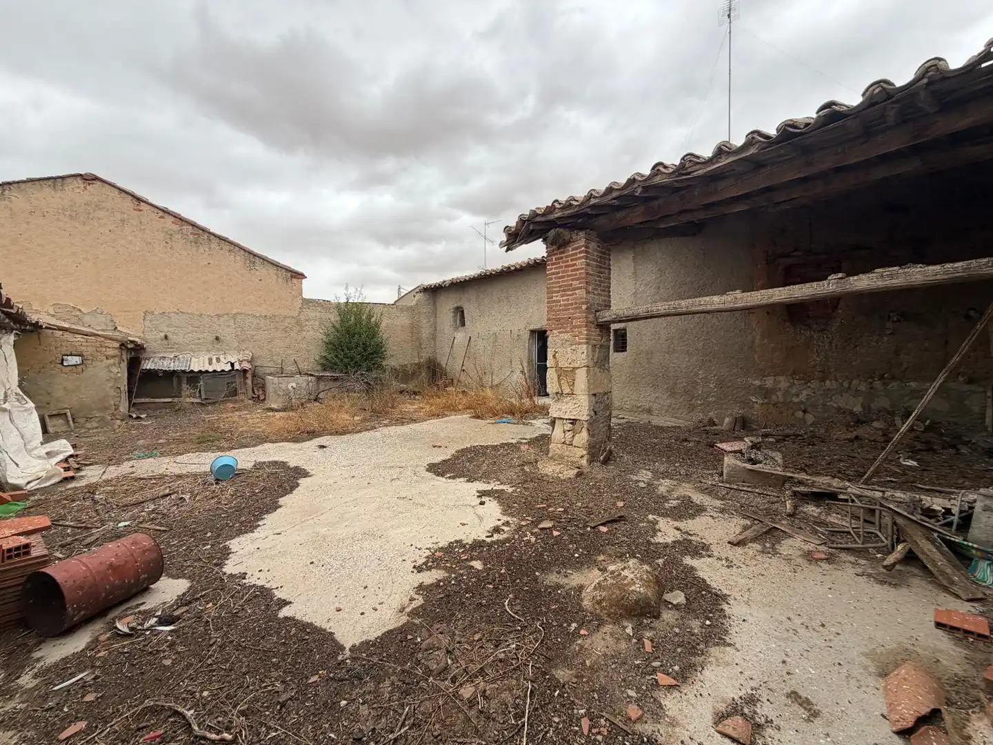 Finca rústica en venta en Tarazona de Guareña con Trastero y Amueblado