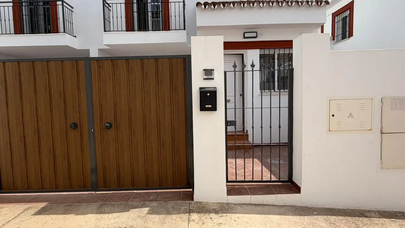 Vista exterior de Casa adosada de lloguer en Almogía amb Jardí privat, Terrassa i Balcó