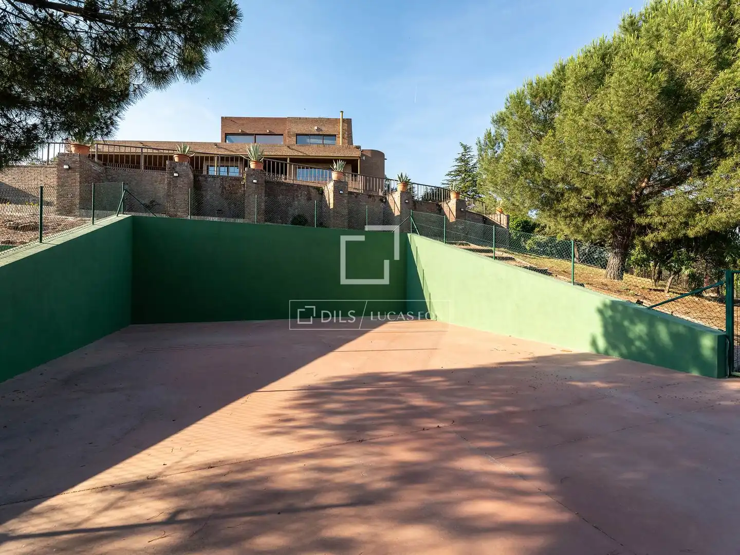 Houses for sale in Galapagar  with Air Conditioner, Private garden and Storage room