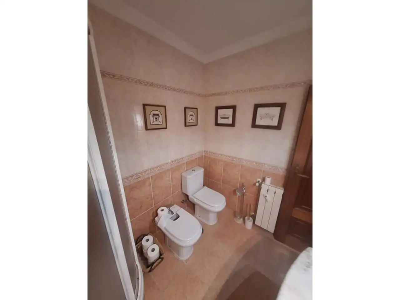Bathroom of Flat for sale in Fuenlabrada  with Air Conditioner, Heating and Parquet flooring