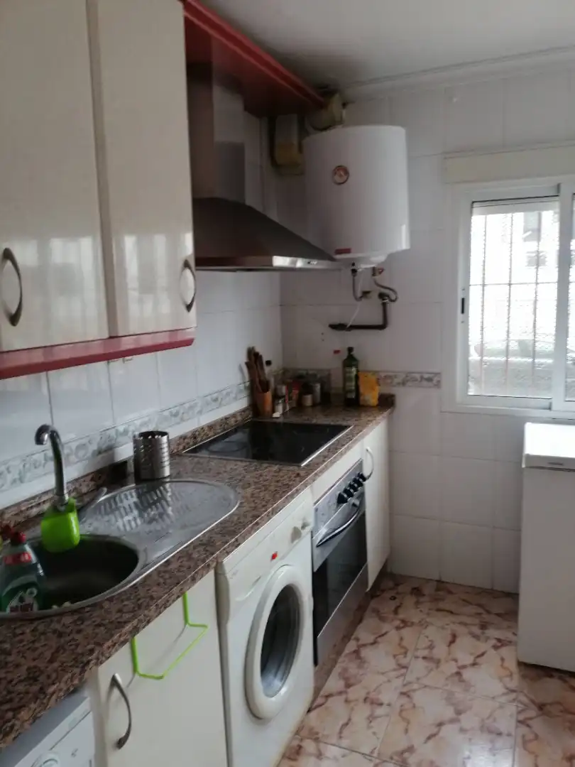 Pis de lloguer a Calle Doctor Escobar Delmás, 5, La Buhaira