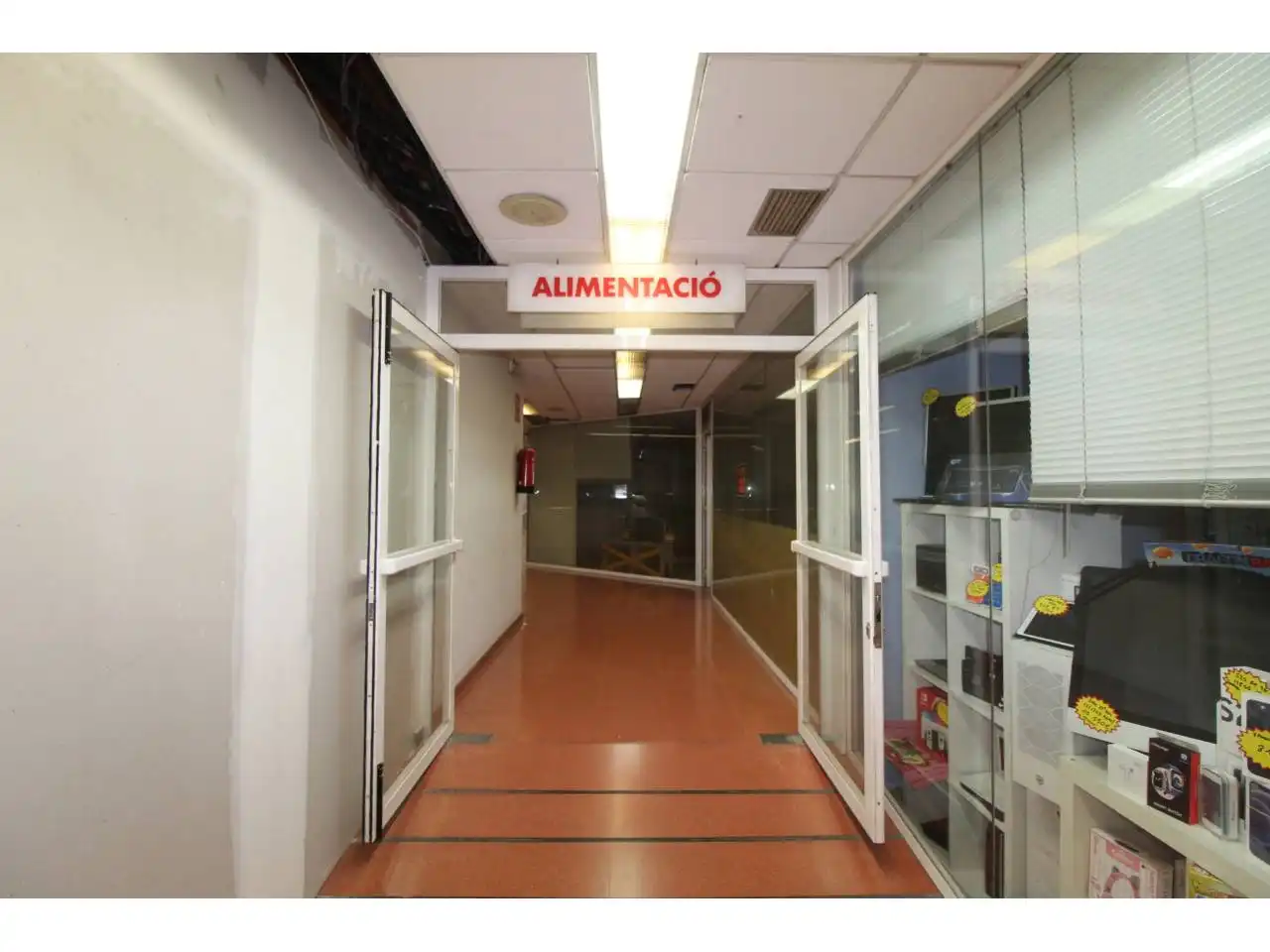 Business premises for sale in Avenida Sentmenat, imagen 3