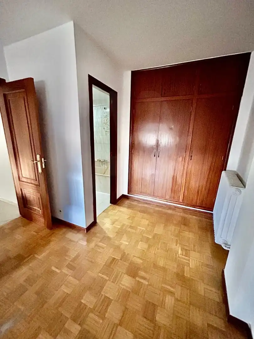 Habitación de Ático en venta en La Bañeza  con Calefacción y Terraza