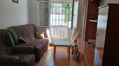 Foto 3 de Piso en venta en Calle Doctor Escassi, Los Castillejos - La Trinidad, Málaga Capital