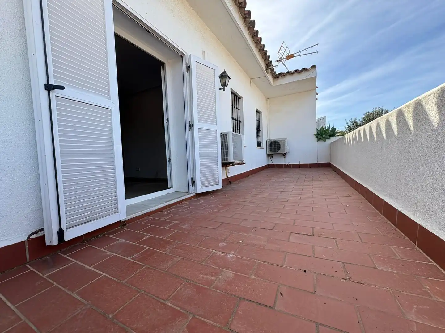 Terrace of Houses for sale in Algeciras  with Air Conditioner, Private garden and Terrace