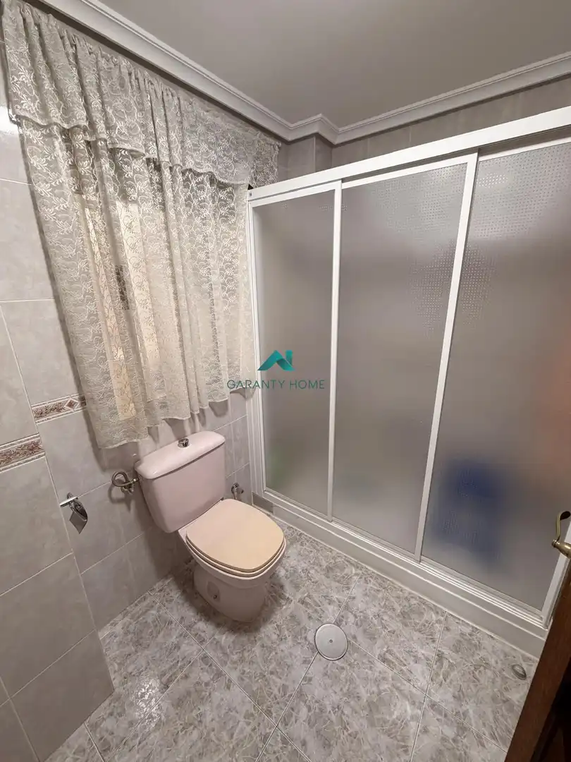 Bathroom of Ground floor for sale in Martos  with Furnished