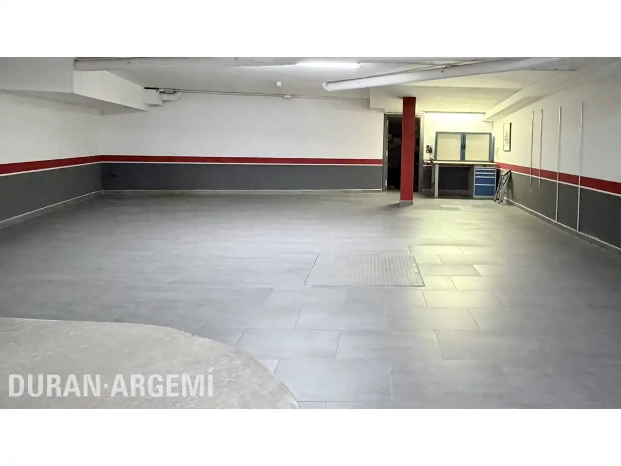Aparcament de Casa o xalet en venda en Terrassa amb Aire condicionat, Calefacció i Jardí privat