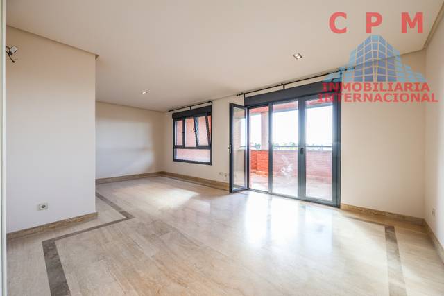 Ático en Alquiler en Valdezarza