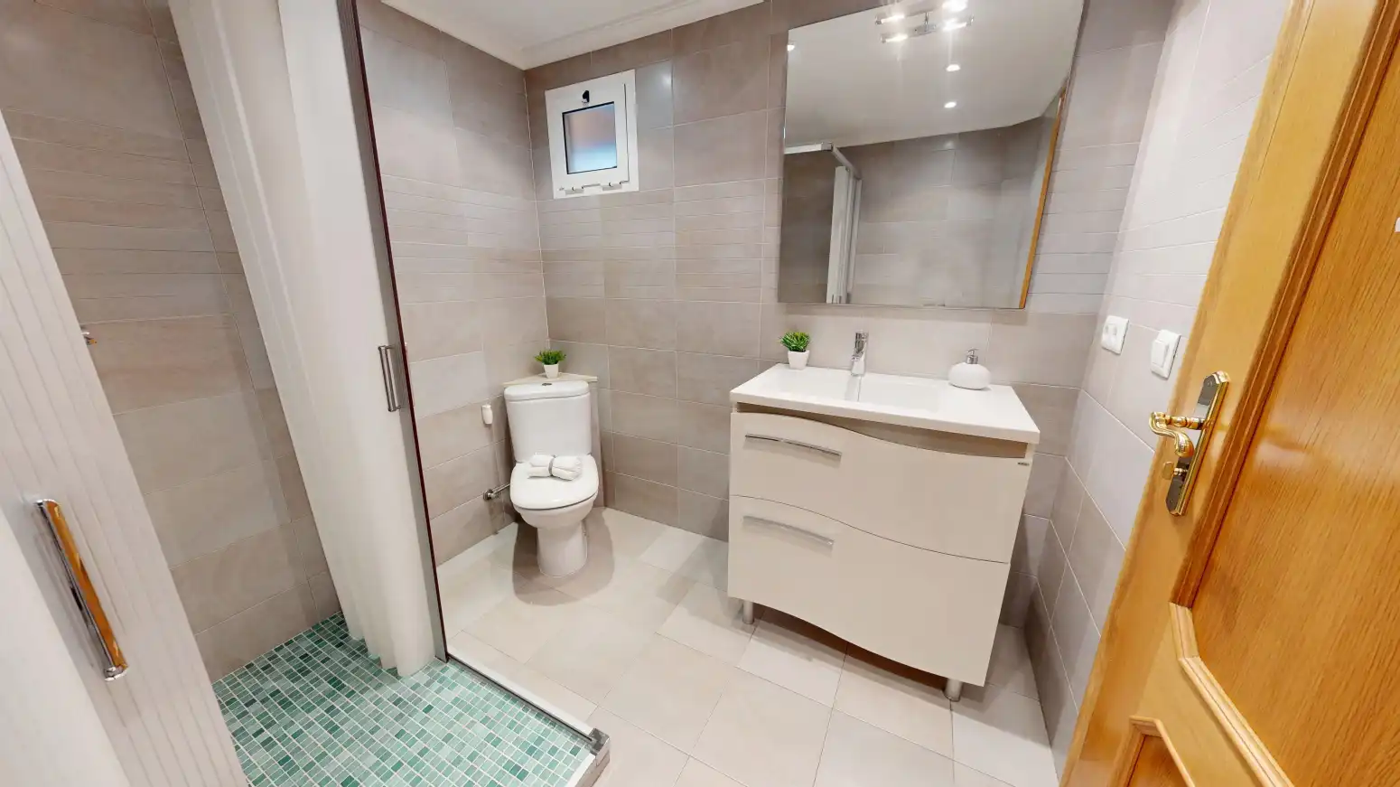 Baño de Piso en venta en Valencia con Aire acondicionado y Balcón