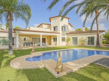 Casa amb jardí en venda a Benissa pueblo