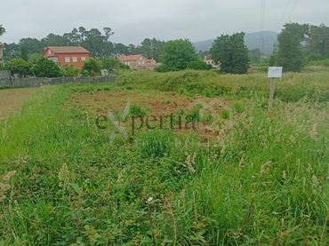 Rustikales Grundstück zum Verkauf in Boiro