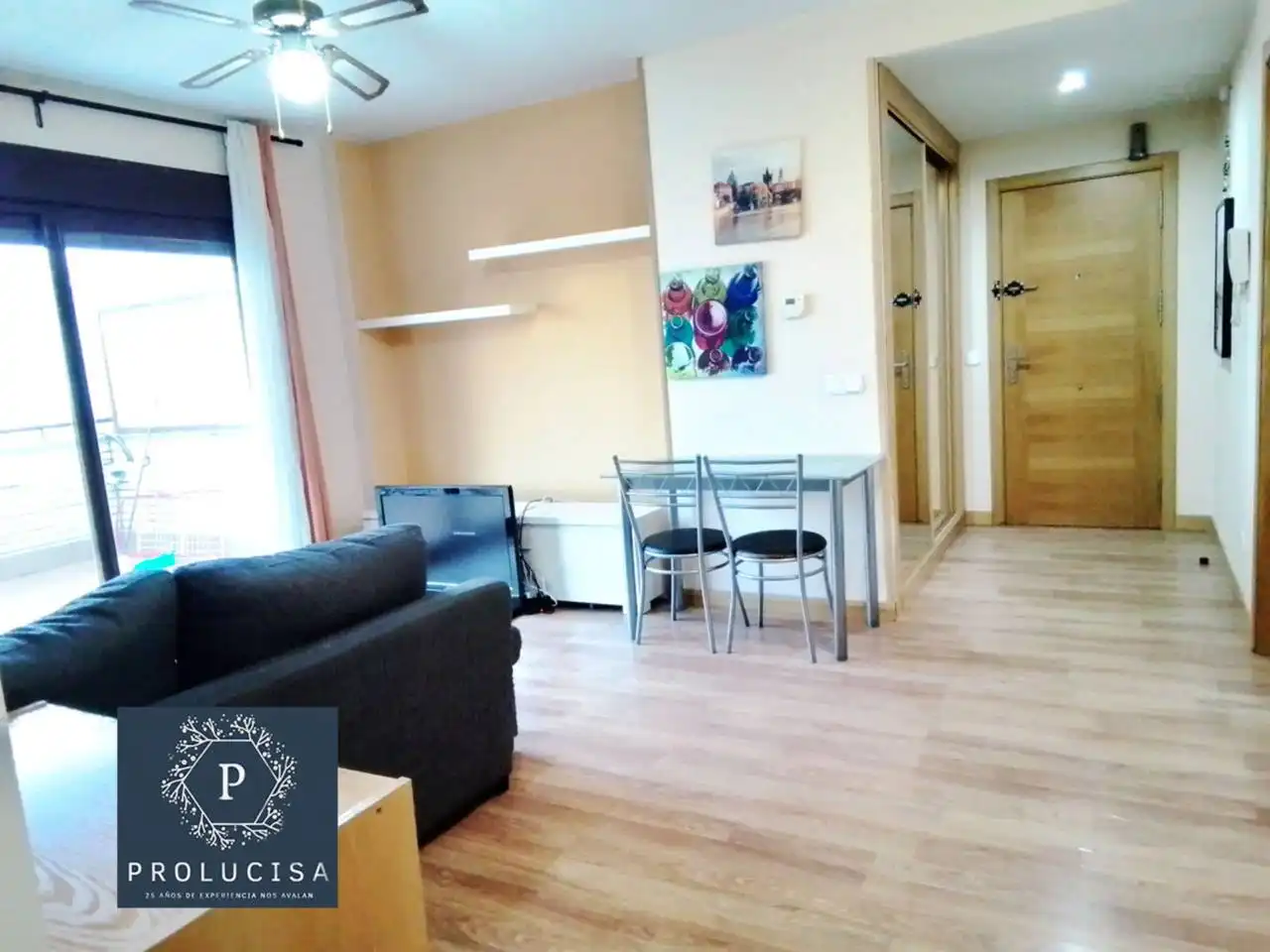 Flat with lift to rent in Calle Faustino Ruiz