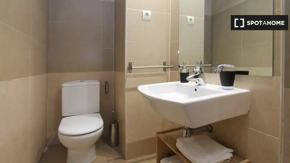 Flat for rent in Adelfas