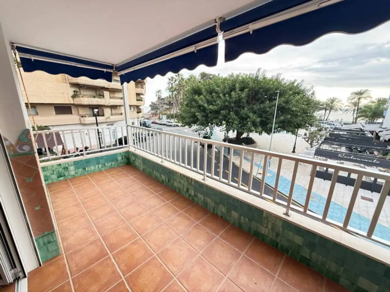 Terrasse von Wohnungen zum Verkauf in Almuñécar mit Klimaanlage, Terrasse und Abstellraum