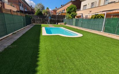 Piscina de Casa adosada en venda en Sant Celoni amb Terrassa