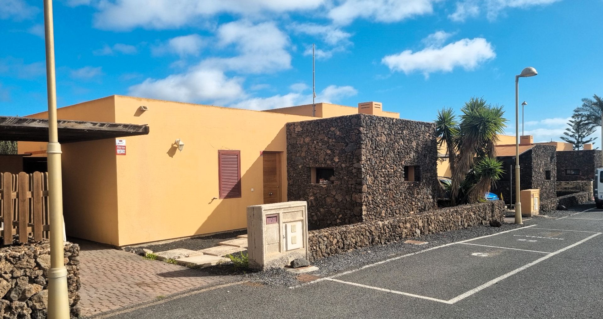 Vista exterior de Casa o chalet en venta en La Oliva con Jardín privado y Terraza