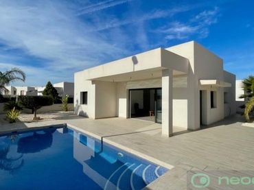 House with pool for sale in Rafal