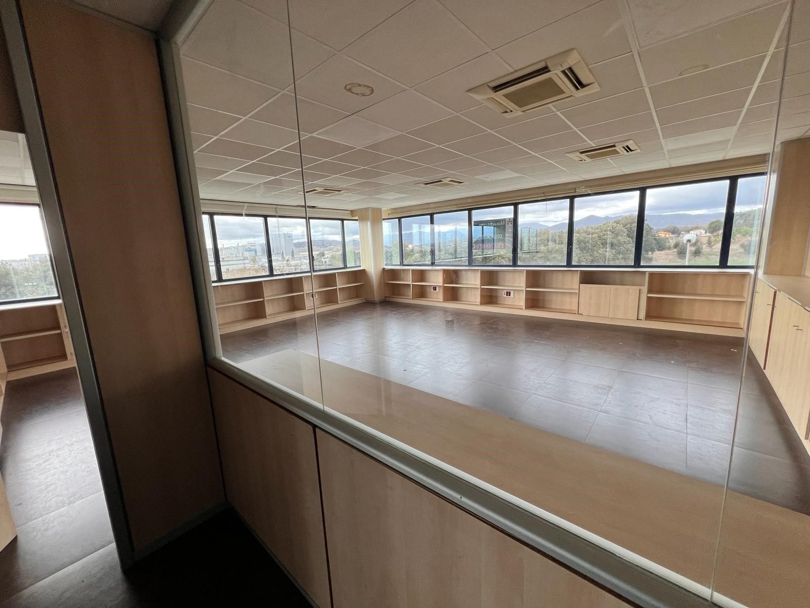 Office to rent in Canet d'Adri  with Air Conditioner