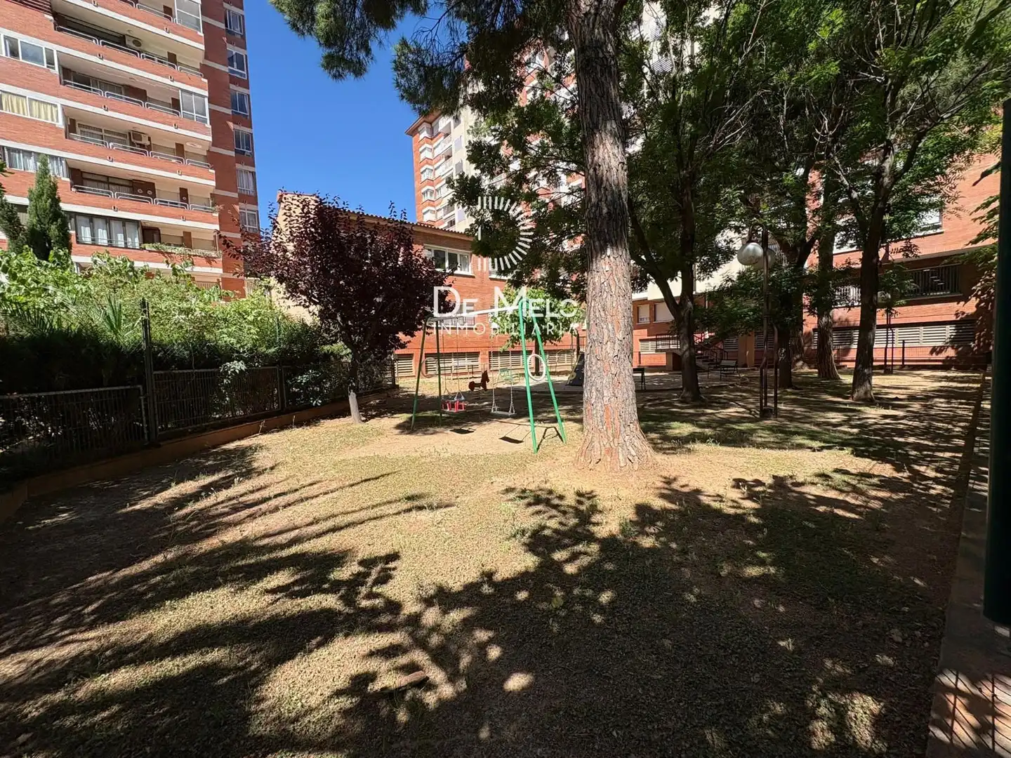 Außenansicht von Wohnung zum Verkauf in Barcelona mit Klimaanlage, Heizung und Parkett